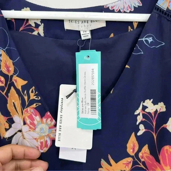 Skies Are Blue Curvy Sleeveless Maxi Dress Plus Sz 2x VNeck Blue Floral - Picture 3 of 9